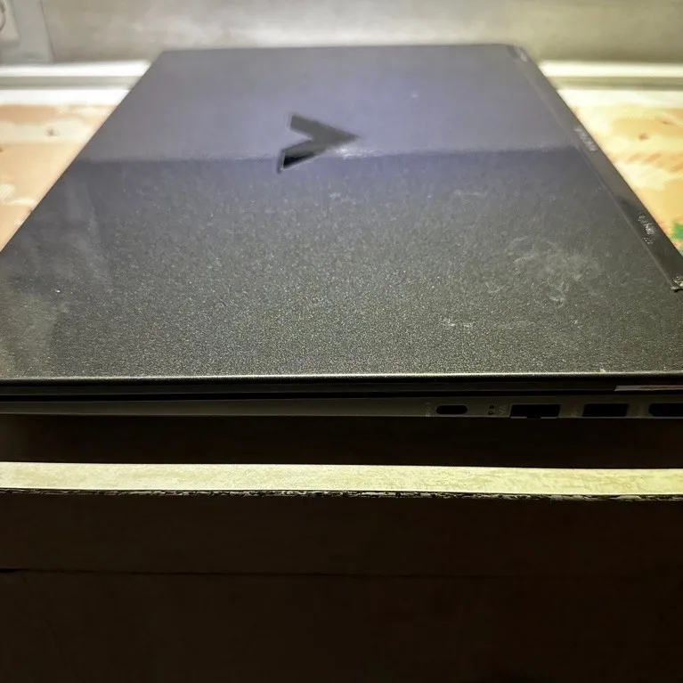 HP Victus 15 Ryzen 5 8645HS RTX 4050 6GB + RAM 16GB SSD 512GB 144Hz + Bonus – foto 5