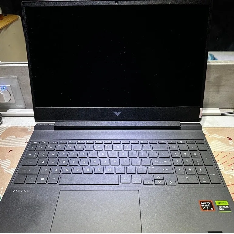 HP Victus 15 Ryzen 5 8645HS RTX 4050 6GB + RAM 16GB SSD 512GB 144Hz + Bonus – foto 3